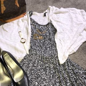 💕Black and white Dress 💕